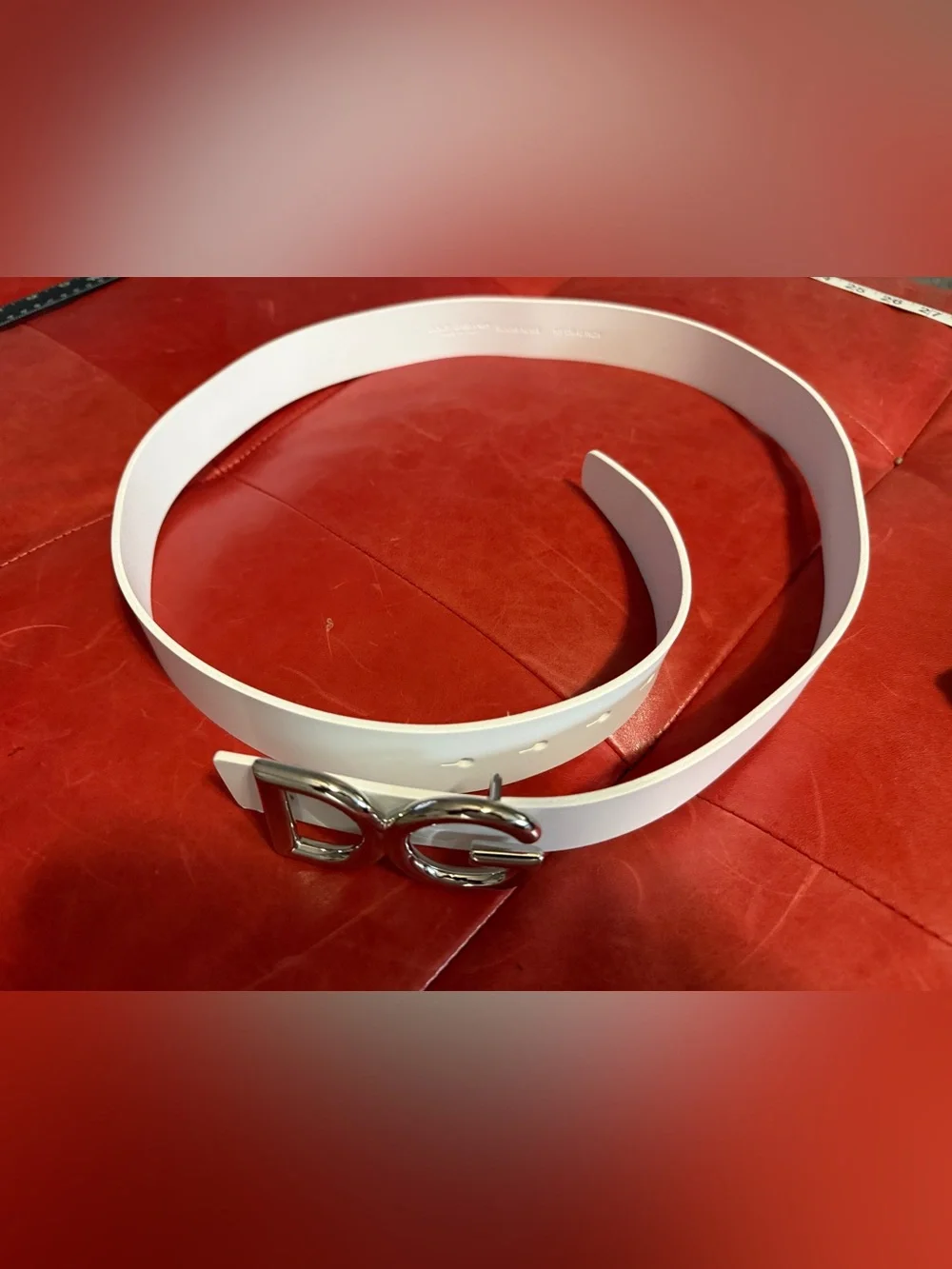 Dolce & Gabbana White DG Logo Leather Belt - size 105 / 42 “